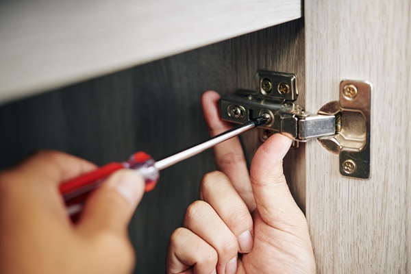 علت خرابی فنرهای درب کابینت علت خرابی فنرهای درب کابینت